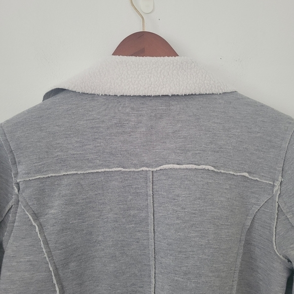 Michael Kors Faux Shearling Moto Inspired Asymmetrical Zipper Jacket Siz… - Picture 4 of 13